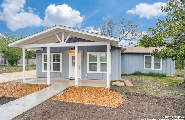 10022 Johns Rd - 10022 Johns Road, Kendall County, TX 78006