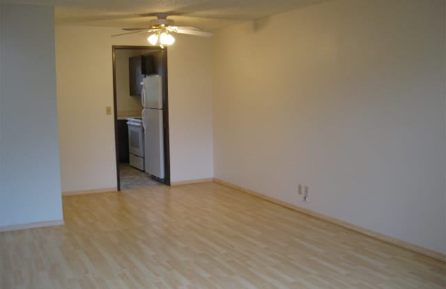 925 Coburg Road #8 photos photos