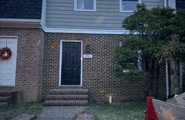 Completely Renovated 3-Bedroom Townhome near Downtown & JMU! Coming Soon! Photos coming soon! Gallery 3