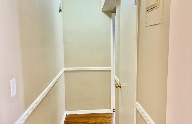 70 Croton Ave Gallery 3