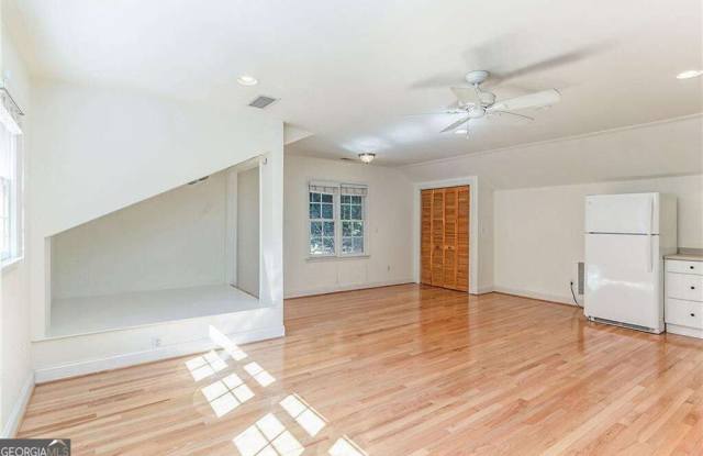 3611 Cloudland Drive Gallery 3