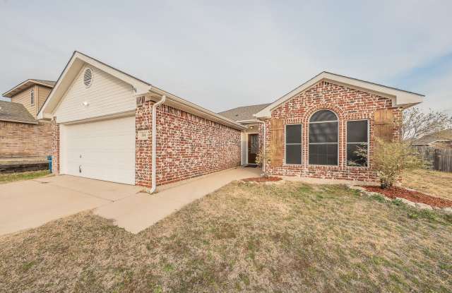 Updated 3 bedroom 2 bath home in Aledo photos photos Updated 3 bedroom 2 bath home in Aledo photos photos