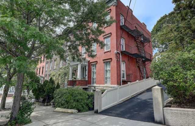 102 Bowen Street photos photos