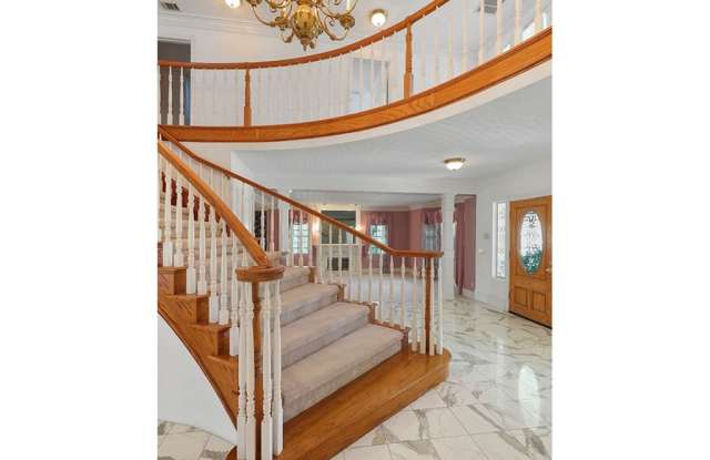 22373 Kicking Horse Drive Gallery 3