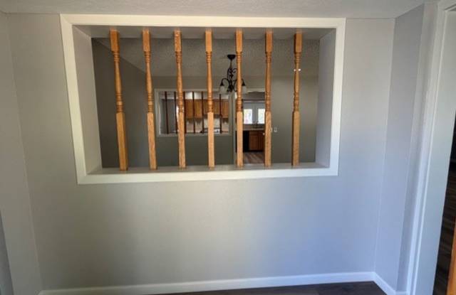 3 Bedroom 3.5 Bath House with Detached Unit Gallery 3