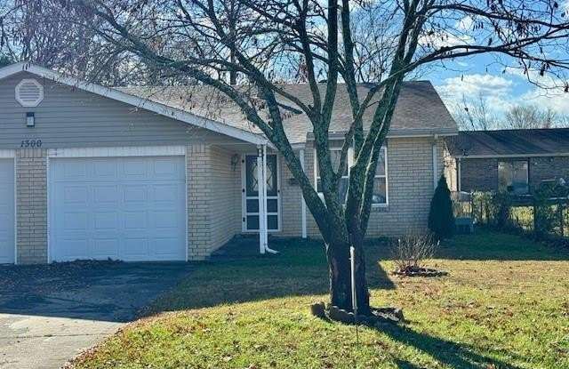 1300  W Rolling Oaks  DR Unit #B - 1300 West Rolling Oaks Drive, Rogers, AR 72756