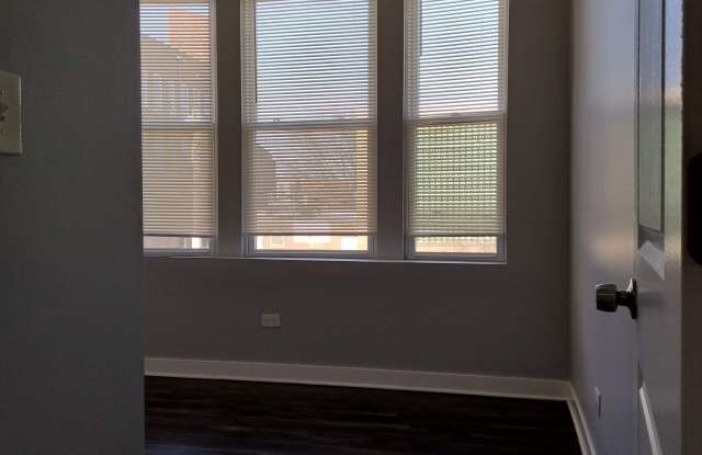 1945 West 48th Street - 1945-2 Gallery 3