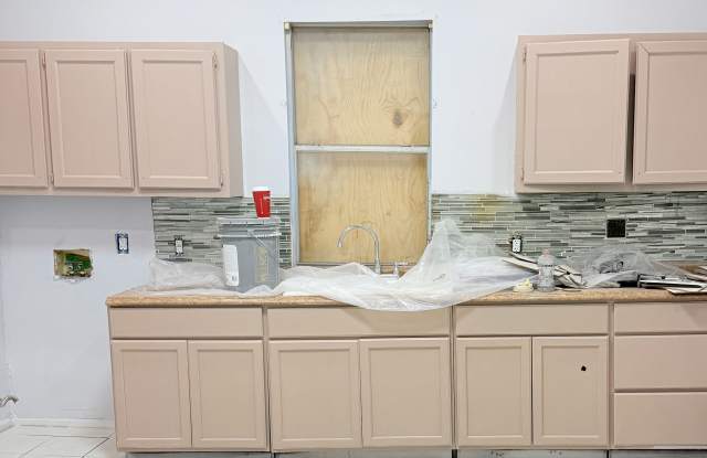 1051 College St photos photos