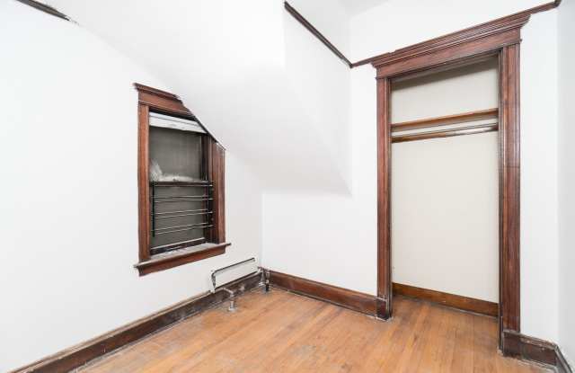 1223 W Gunnison Street Gallery 4