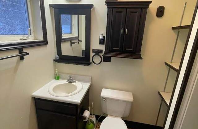 2443 Loomis Dr. Gallery 4