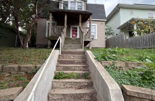 Beautiful 3 bedroom 1 bathroom House in South Minneapolis! photos photos