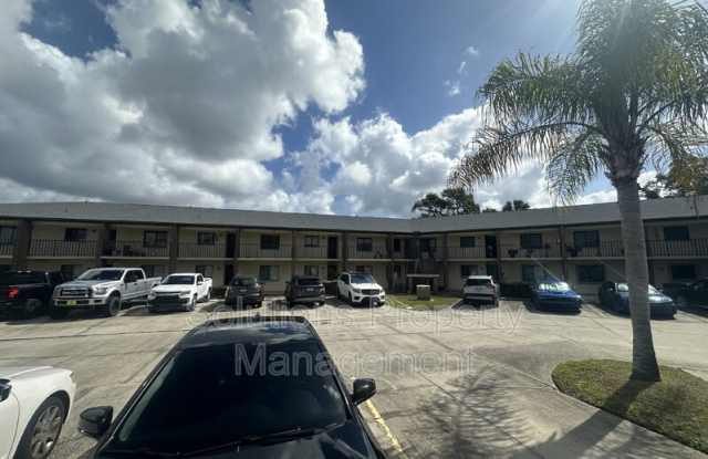 100 CANEBREAKERS DR photos photos