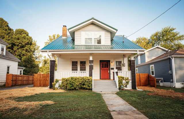 Stunning single family home near MSU campus! 4 bed 2.5 bath!! photos photos