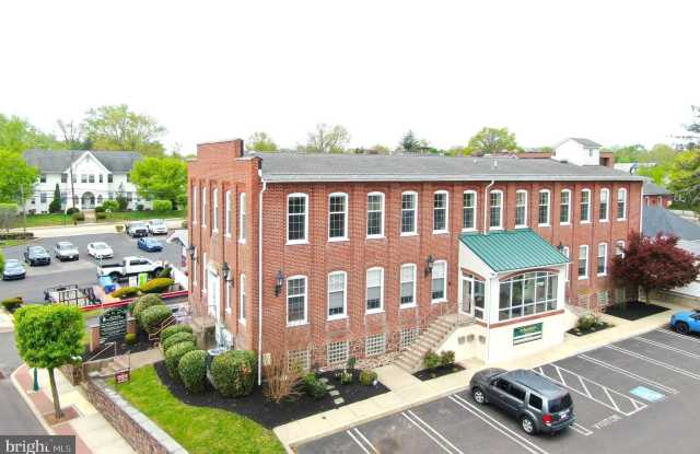 21 E LINCOLN Avenue Gallery 3