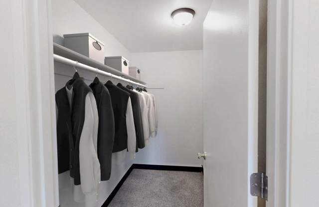 Immaculate 2 bedroom with air conditioning and washer/dryer included!! Gallery 4