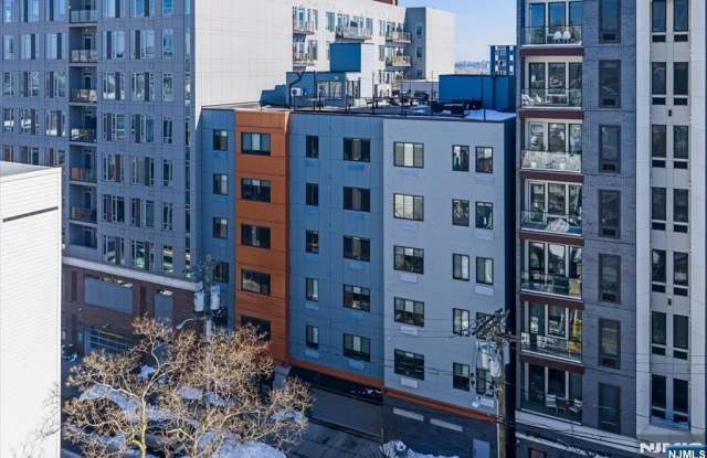 424 Whiton Street 301 photos photos