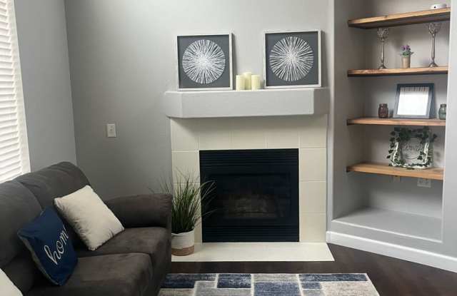 Cozy 3 bedroom 2.5 bath home Available Now! Gallery 3