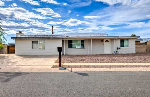 4 Bedroom, 3 Bathroom with SOLAR! photos photos