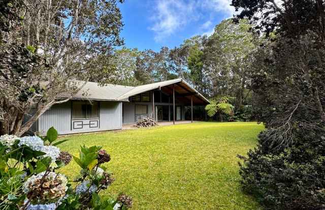 Volcano Golf Course - 3 Bedroom Home Gallery 3
