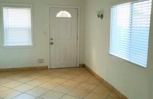 930 S Arizona Ave - 930 S Arizona Ave, East Los Angeles, CA 90022