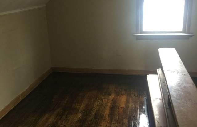 710 South Burgess Avenue Gallery 2
