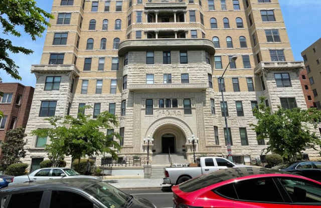 Modern Studio Apartment in Historic Building-Dupont Circle, Roof top, Updated Studio, Bright/Sunny! photos photos