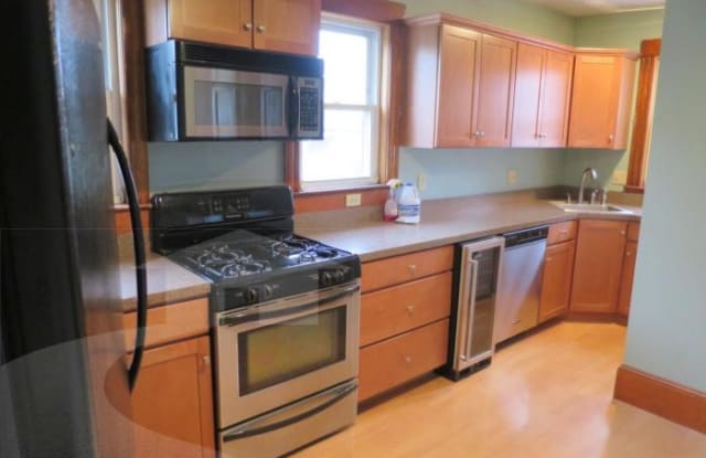 30 Michigan Ave - 30 Michigan Avenue, Somerville, MA 02145