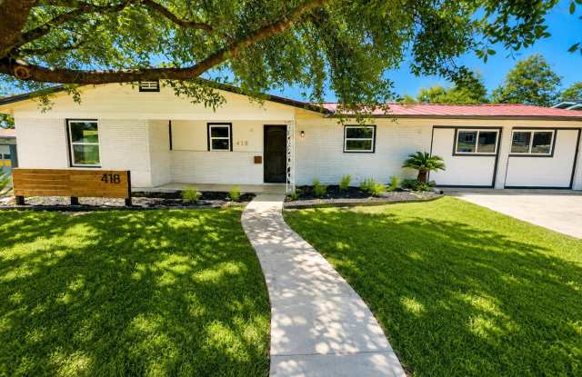 418 REDCLIFF DR Gallery 1