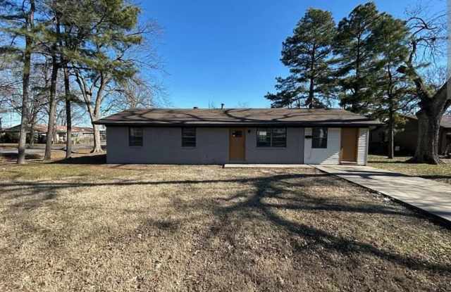 607 Frank T bunton Street - 607 Frank T. Bunton Street, Lonoke, AR 72086