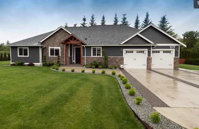 3 bedroom, 3 bath Home with bonus room in North Bellingham! - 117 Hilltop Lane, Whatcom County, WA 98226