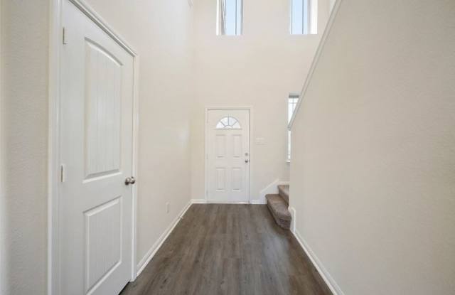 15141 Meadow Gln S Gallery 2