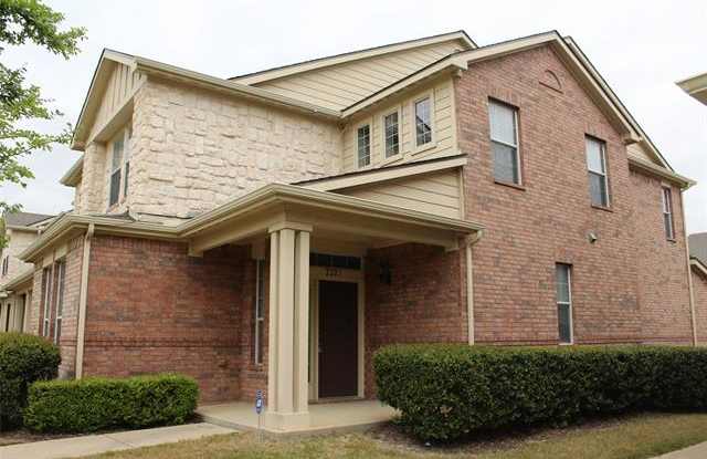 2221 Central Park Lane - 2221 Central Park Lane, Grand Prairie, TX 75050