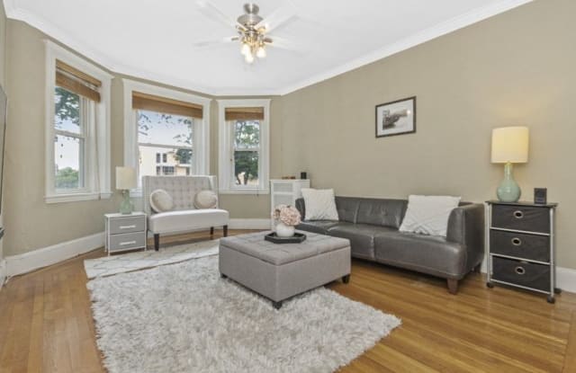 19 Westbourne Ter. - 19 Westbourne Terrace, Brookline, MA 02446
