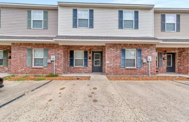 3 Bedroom Townhouse in Broussard photos photos