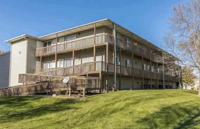 413 West Zeller Street - 413 - 413 West Zeller Street, North Liberty, IA 52317