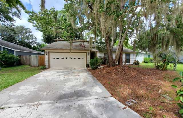 Spacious 3 bedroom/2bath/2 car garage in Lake Sarasota - Coming February photos photos