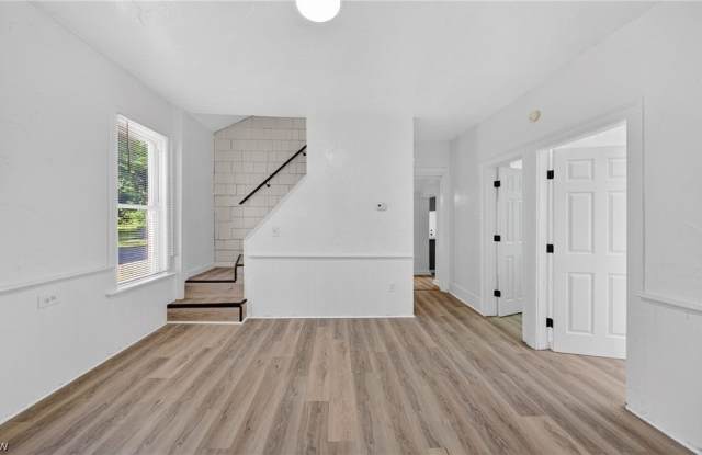 511 Brown Street Gallery 4