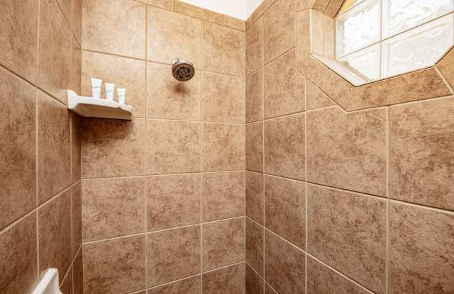 3161 Newport Dr Gallery 4