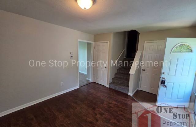 Updated 3 Bedroom, 1 Bathroom Duplex in Independence, MO Gallery 3
