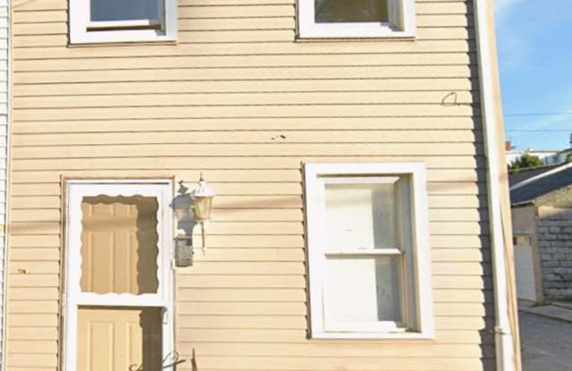 Semi-detached 3 bedroom 1 Bath House photos photos