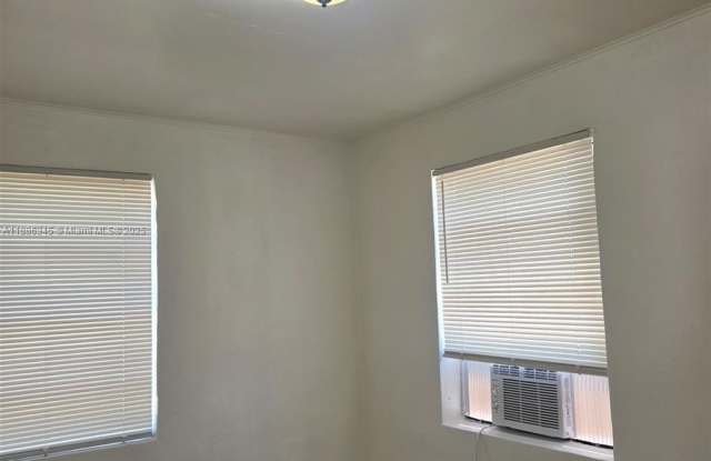 527 SW 6th Ter photos photos