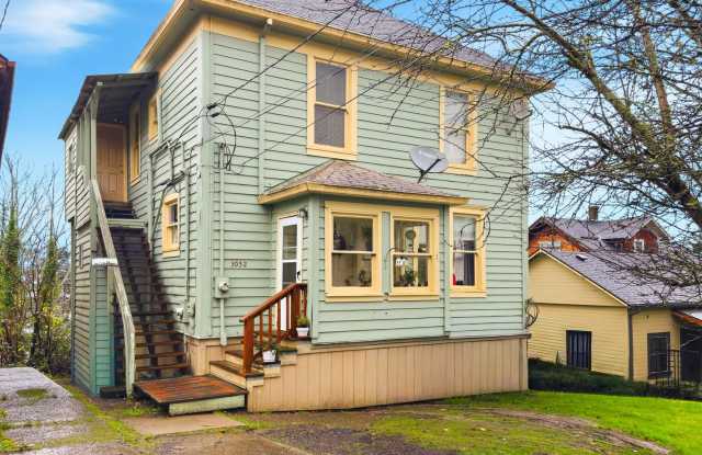 3052 Grand Ave, Astoria, OR 97103 Gallery 1