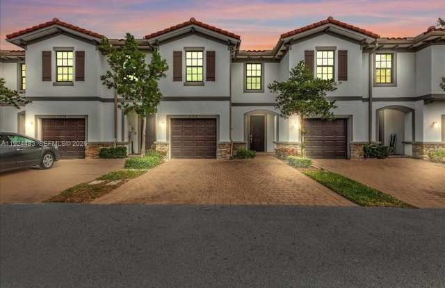 1004 Willow Pl photos photos