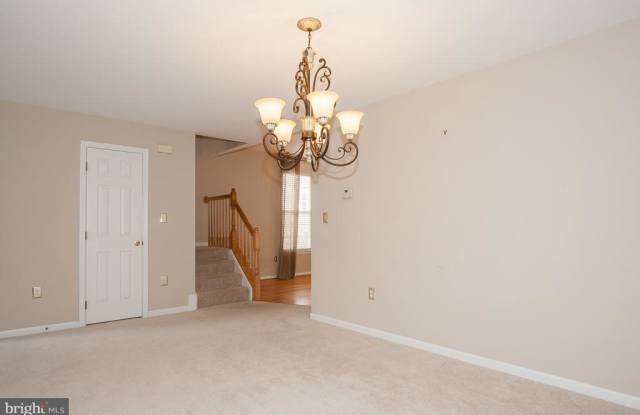 6561 MCKENNA WAY - 6561 Mckenna Way, Kingstowne, VA 22315