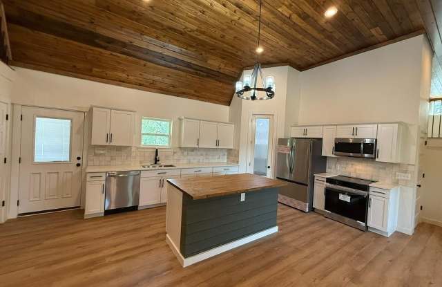 145 Greenbriar Court Gallery 4