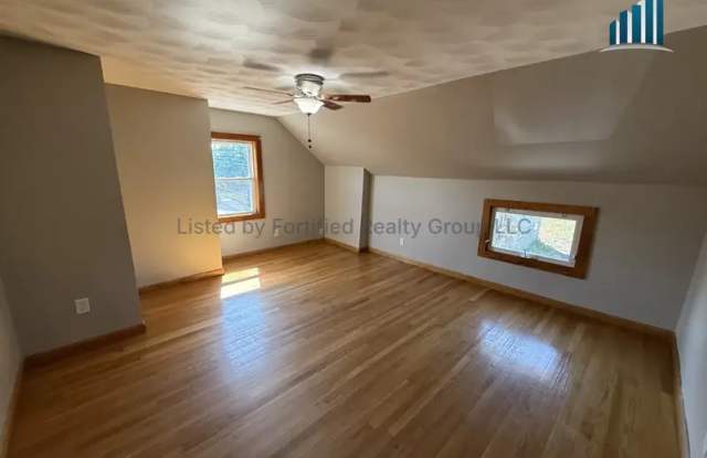 132 Hall St photos photos