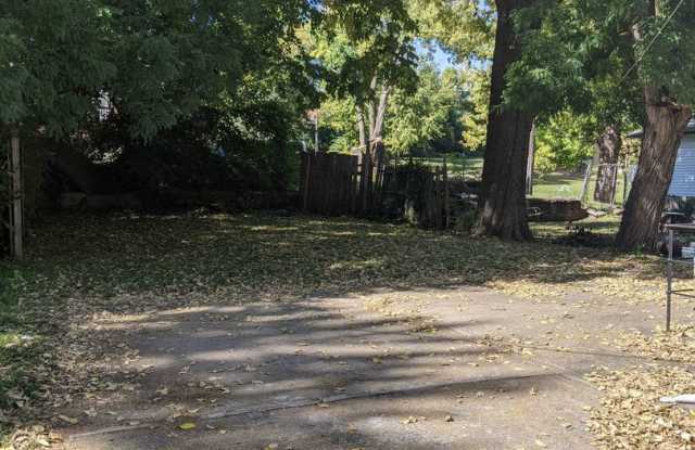 3 Bedroom 1.5 Bath - 2006 Agnes Ave - 8166026520 photos photos