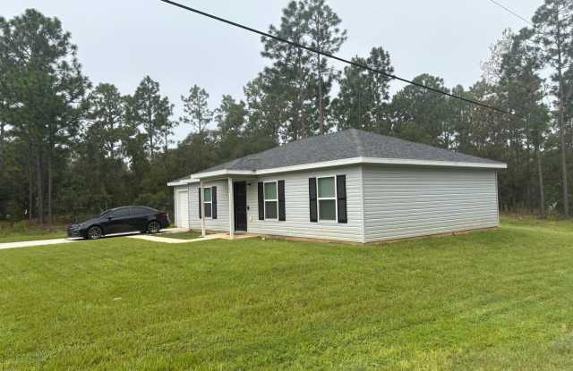 Corner lot - great location! Gallery 3