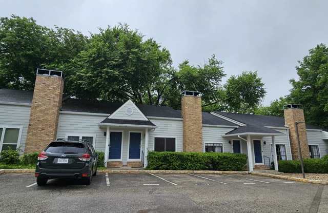 5604 Woodrow Ave - 5604 Woodrow Avenue, Austin, TX 78756