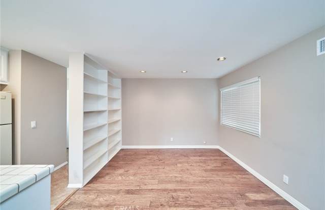 6910 Grovespring Drive Gallery 4
